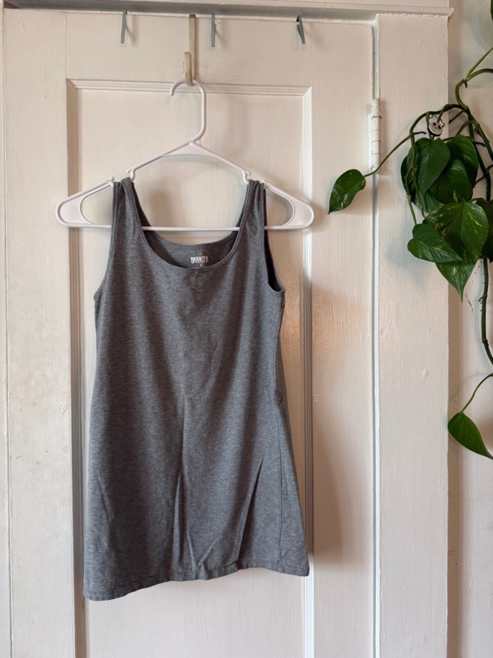 Duluth Trading Co Gray Scoop Neck Tank Top